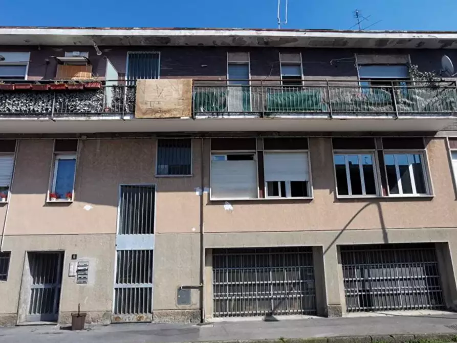 Immagine 8 di Magazzino in vendita  a Baranzate