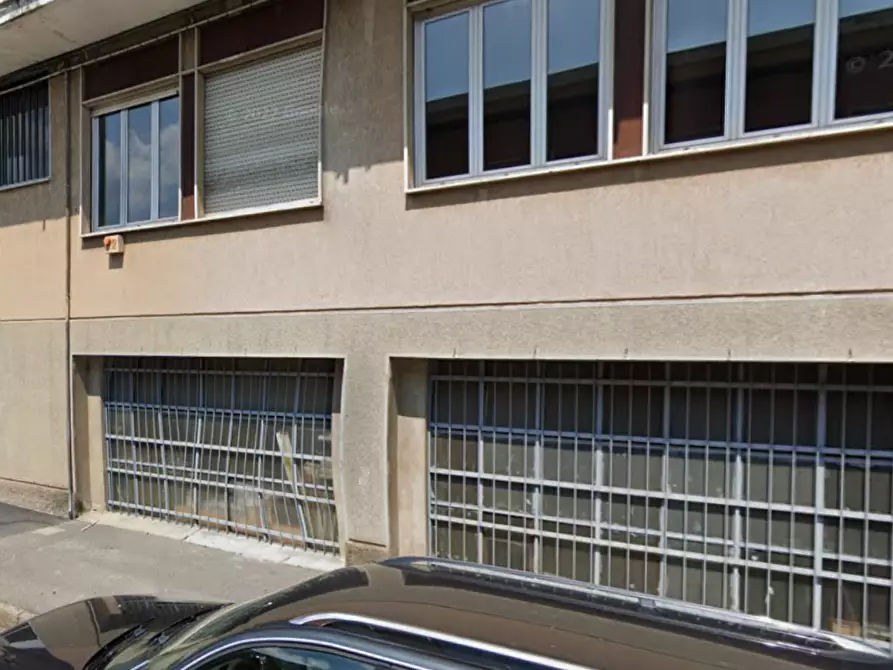 Immagine 2 di Magazzino in vendita  a Baranzate