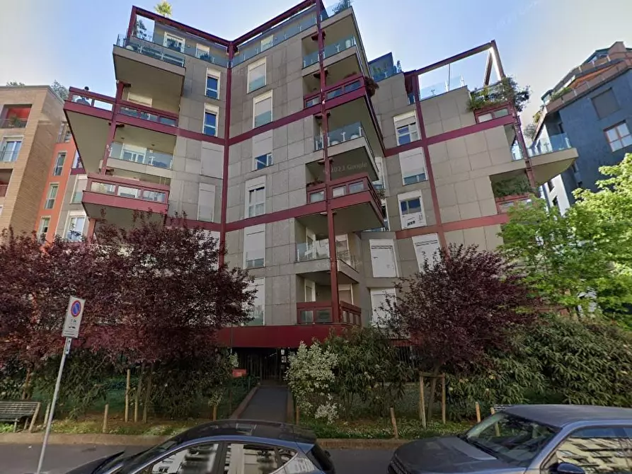 Immagine 1 di Garage in vendita  a Milano