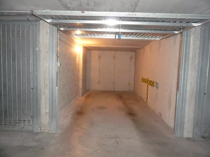 Immagine 1 di Garage in vendita  a Pozzo D'adda