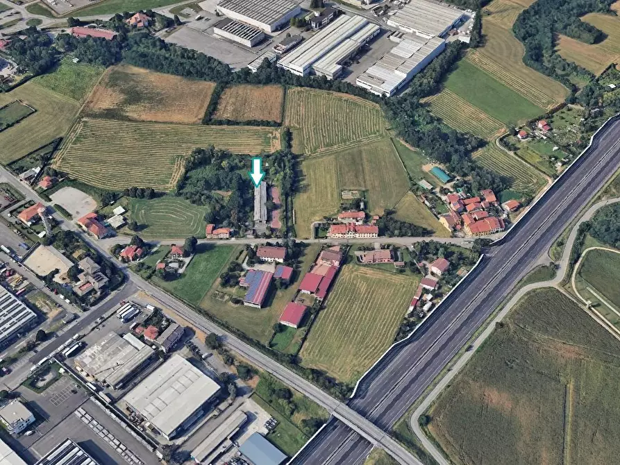 Immagine 2 di Laboratorio in vendita  a Basiano