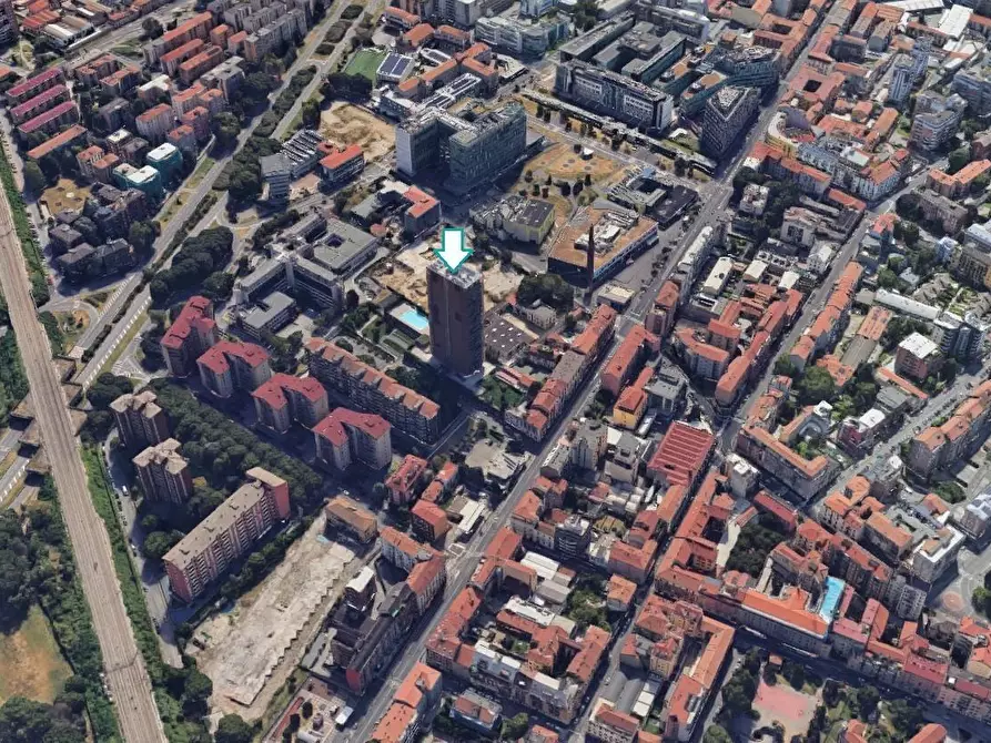 Immagine 1 di Magazzino in vendita  a Milano