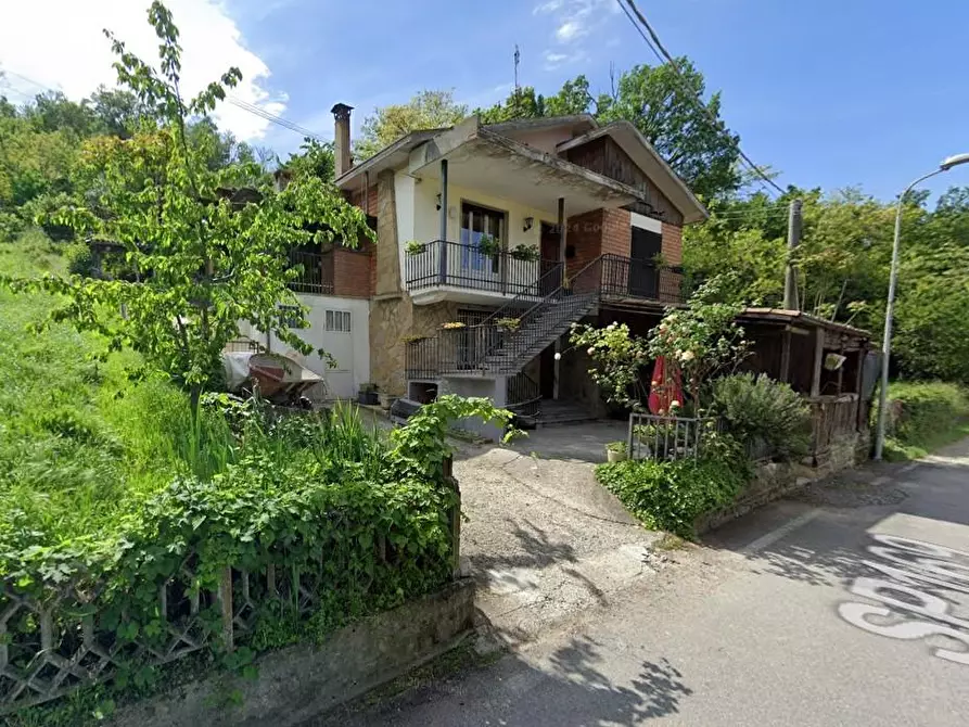 Immagine 1 di Negozio in vendita  a Fortunago