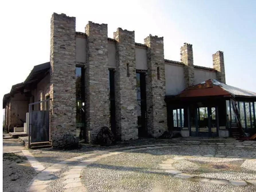 Immagine 1 di Locale commerciale in vendita  a Borgo Priolo