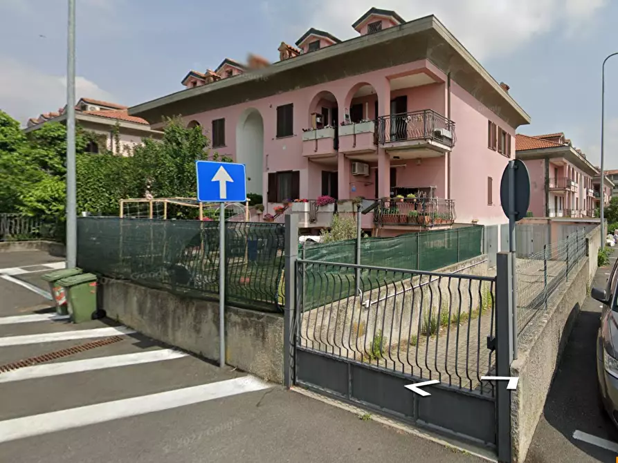 Immagine 3 di Garage in vendita  a Bernareggio