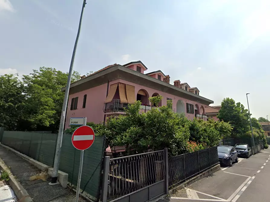 Immagine 3 di Garage in vendita  a Bernareggio