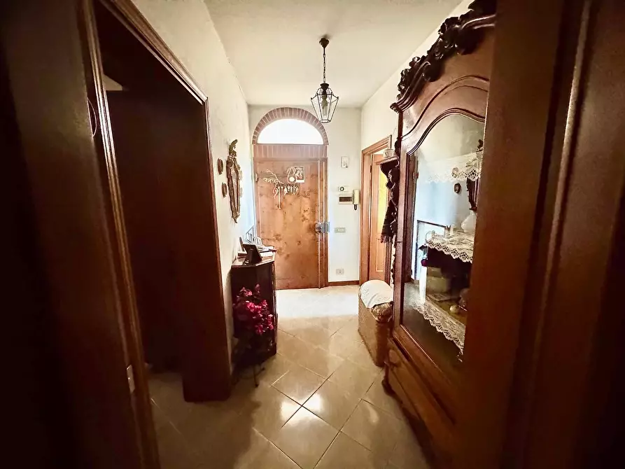 Immagine 21 di Appartamento in vendita  a Siena
