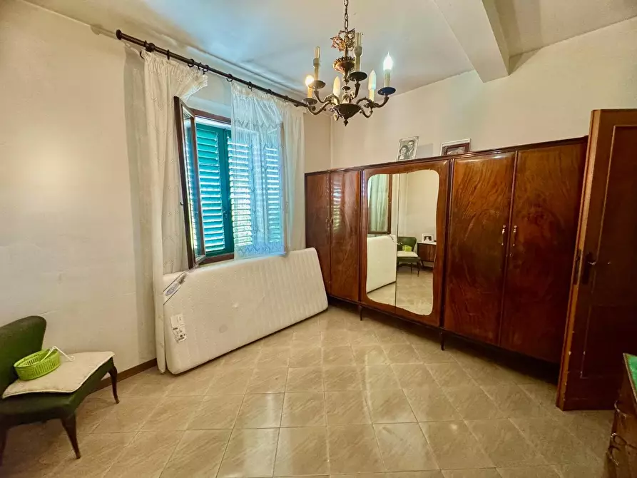 Immagine 14 di Appartamento in vendita  a Siena