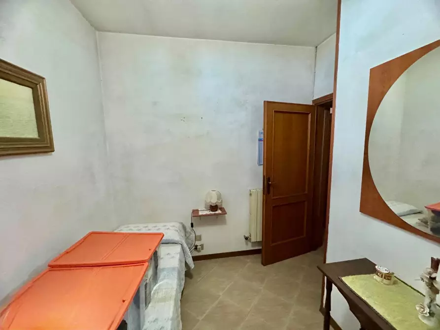 Immagine 10 di Appartamento in vendita  a Siena
