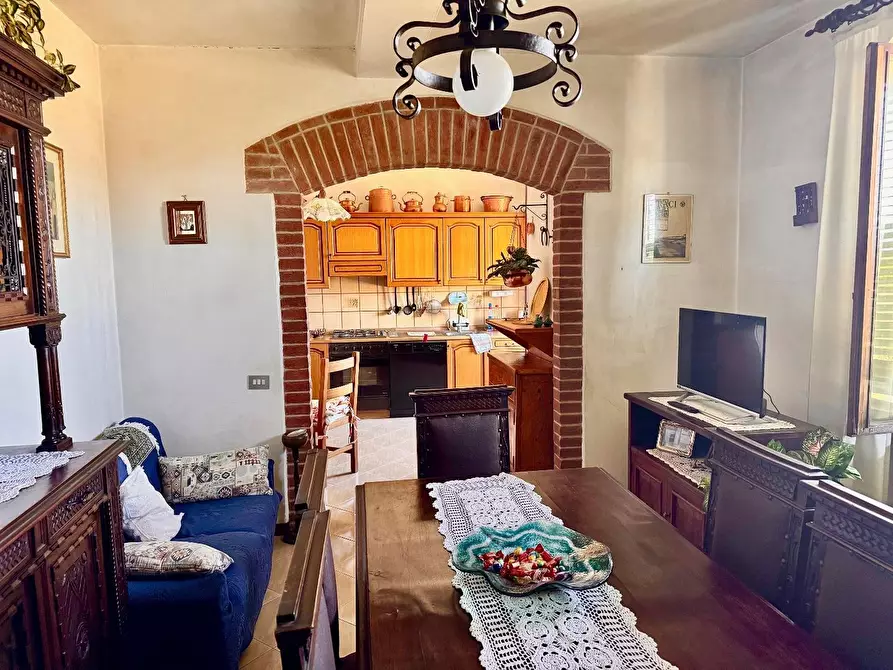 Immagine 3 di Appartamento in vendita  a Siena