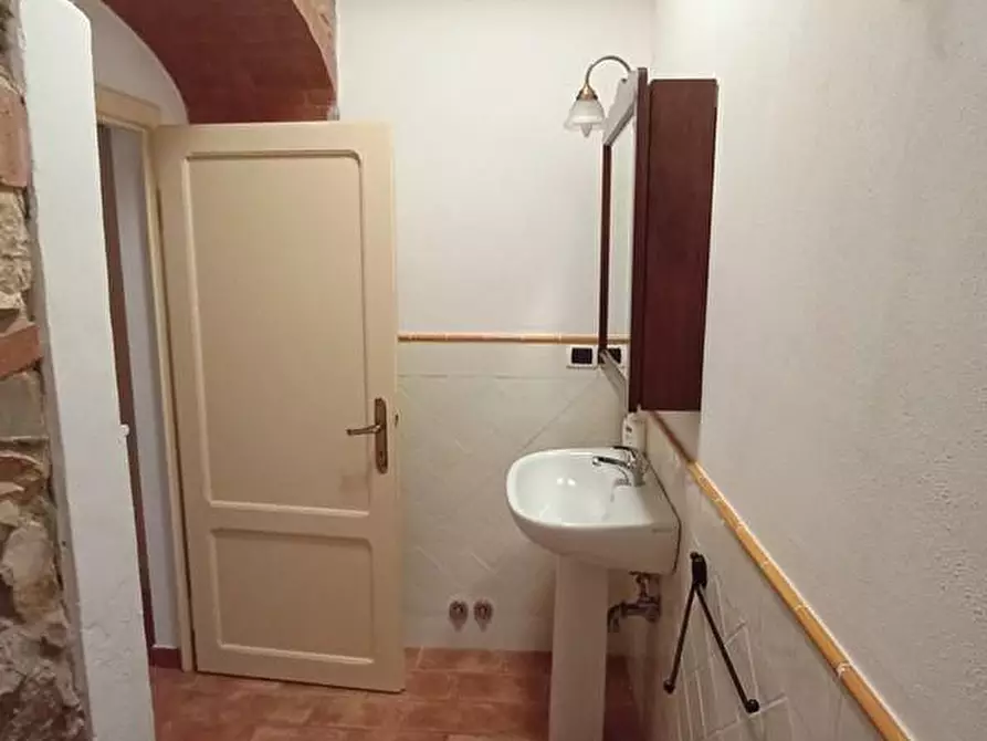 Immagine 23 di Appartamento in vendita  a Gambassi Terme