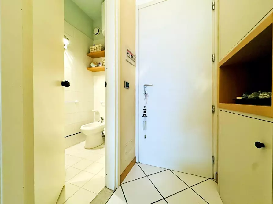 Immagine 15 di Appartamento in vendita  a Camaiore