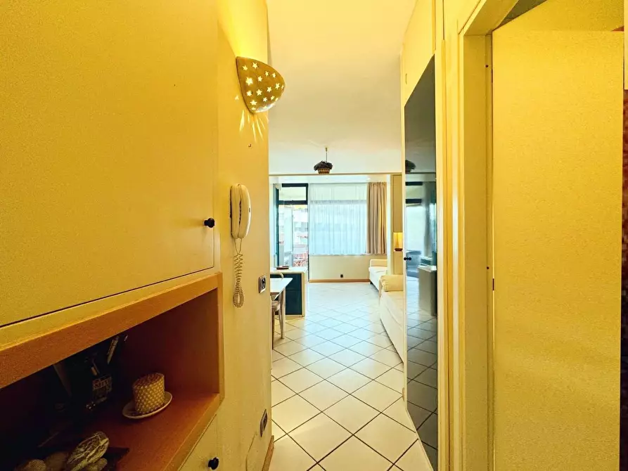 Immagine 2 di Appartamento in vendita  a Camaiore