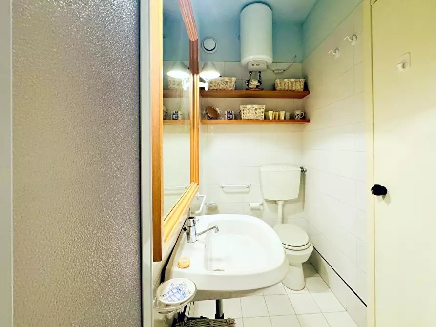 Immagine 40 di Appartamento in vendita  a Camaiore