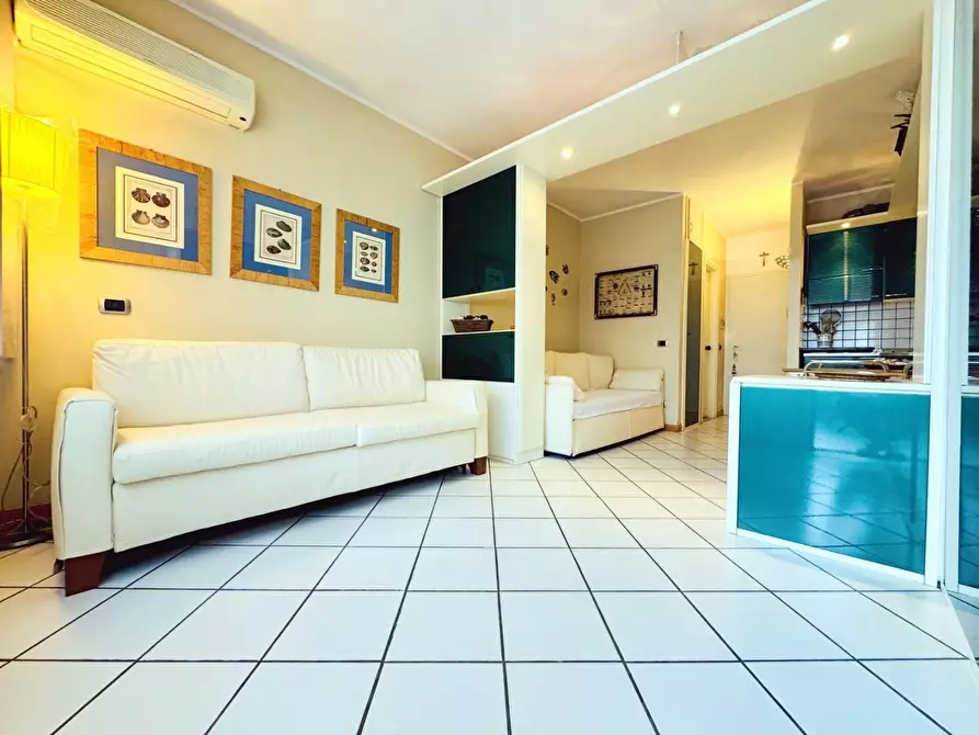 Immagine 1 di Appartamento in vendita  a Camaiore