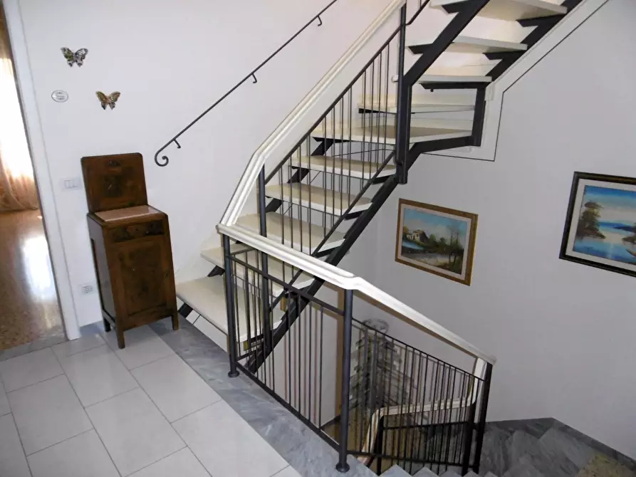 Immagine 12 di Villetta a schiera in vendita  a Empoli