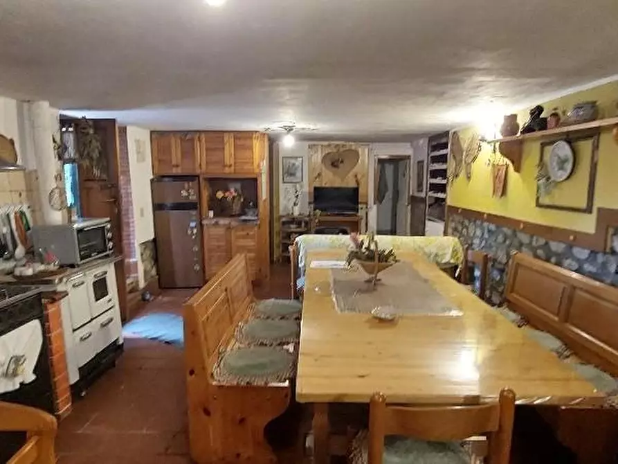 Immagine 18 di Villa in vendita  a Serravalle Pistoiese