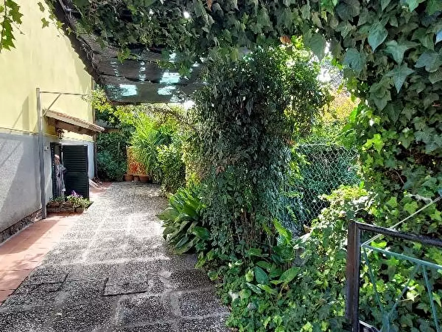 Immagine 9 di Villa in vendita  a Serravalle Pistoiese