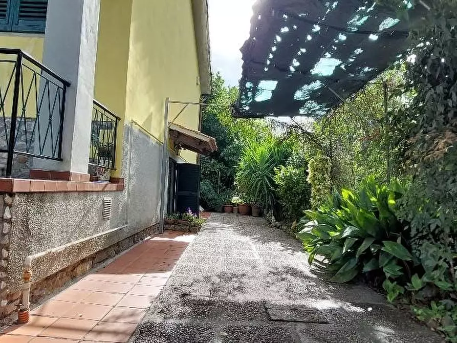 Immagine 5 di Villa in vendita  a Serravalle Pistoiese