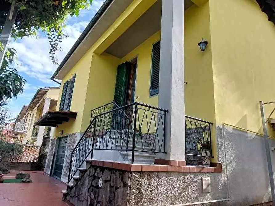 Immagine 2 di Villa in vendita  a Serravalle Pistoiese