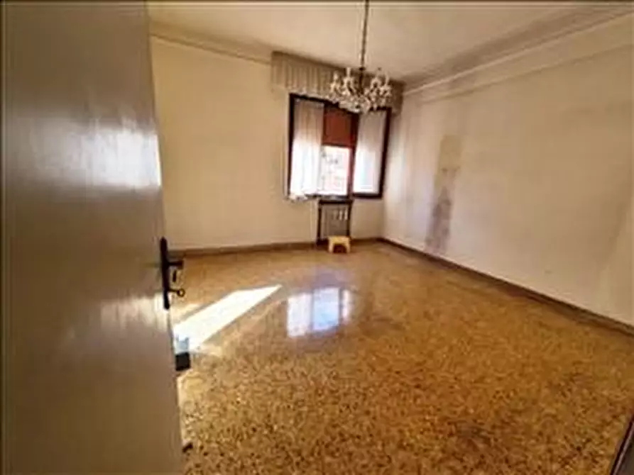 Immagine 10 di Appartamento in vendita  a Siena