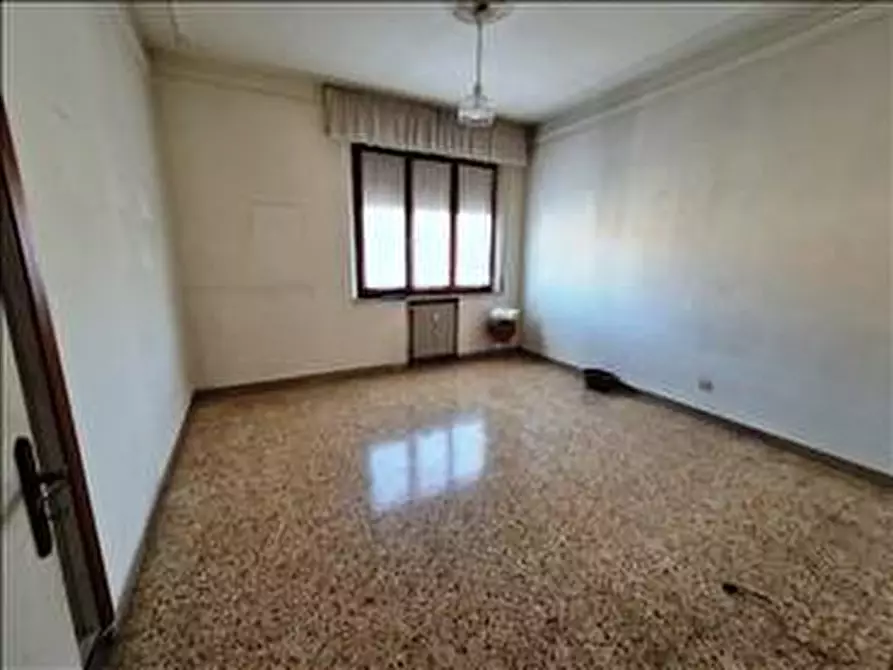 Immagine 13 di Appartamento in vendita  a Siena