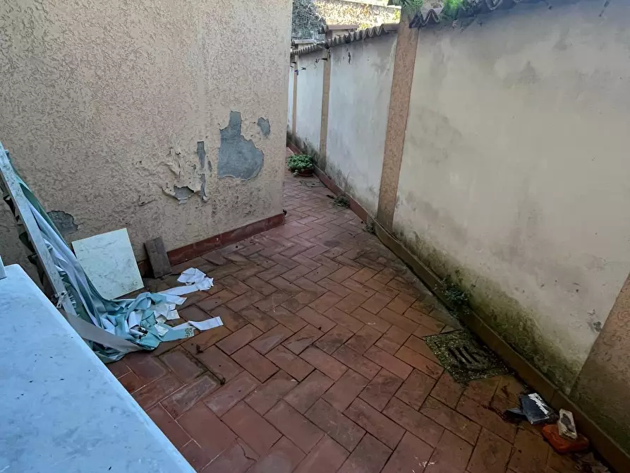 Immagine 15 di Casa semindipendente in vendita  a Massa