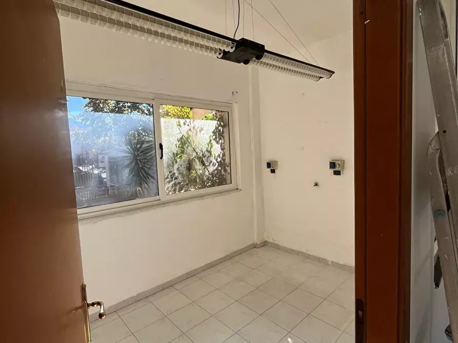 Immagine 2 di Casa semindipendente in vendita  a Massa