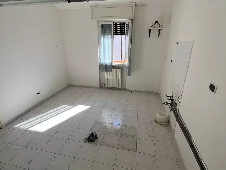 Immagine 3 di Casa semindipendente in vendita  a Massa