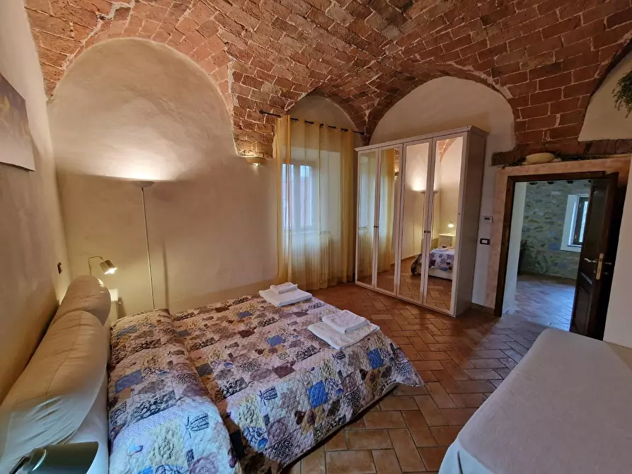 Immagine 52 di Casa colonica in vendita  a Chianni