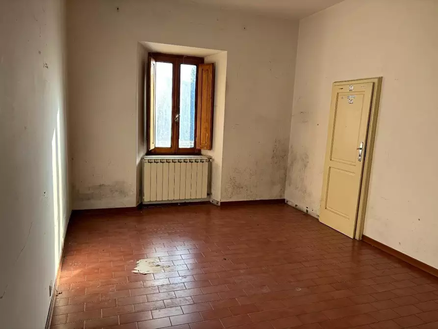 Immagine 9 di Appartamento in vendita  a Barga