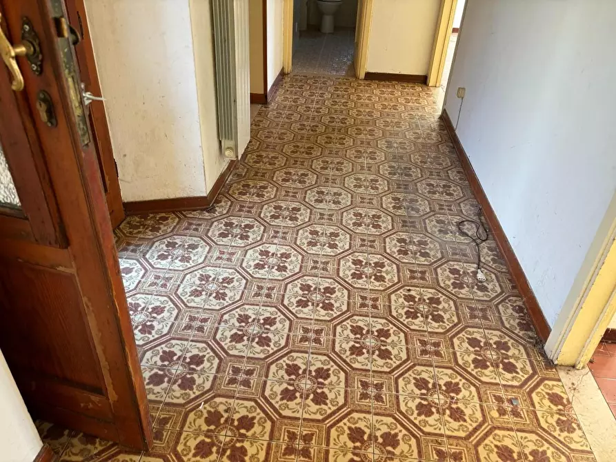 Immagine 10 di Appartamento in vendita  a Barga