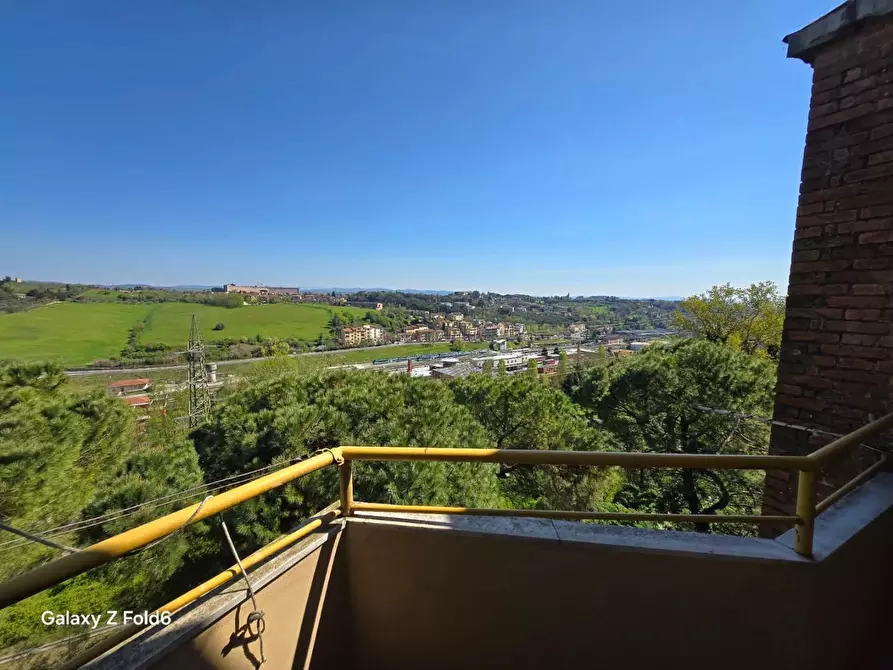 Immagine 30 di Appartamento in vendita  a Siena