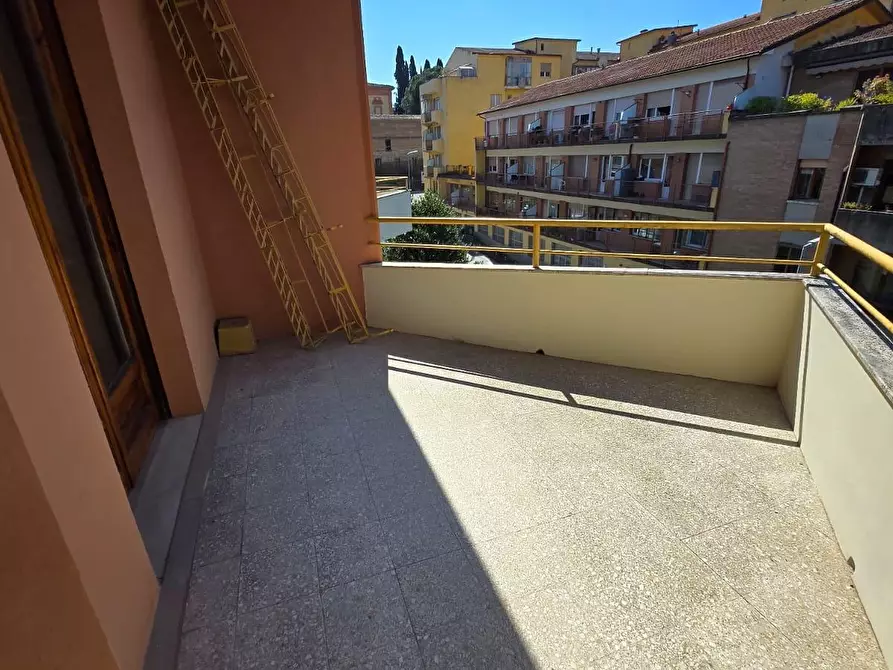 Immagine 34 di Appartamento in vendita  a Siena