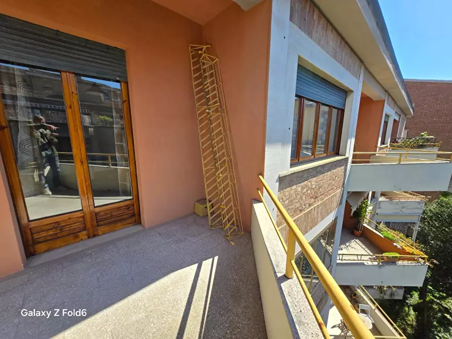 Immagine 17 di Appartamento in vendita  a Siena