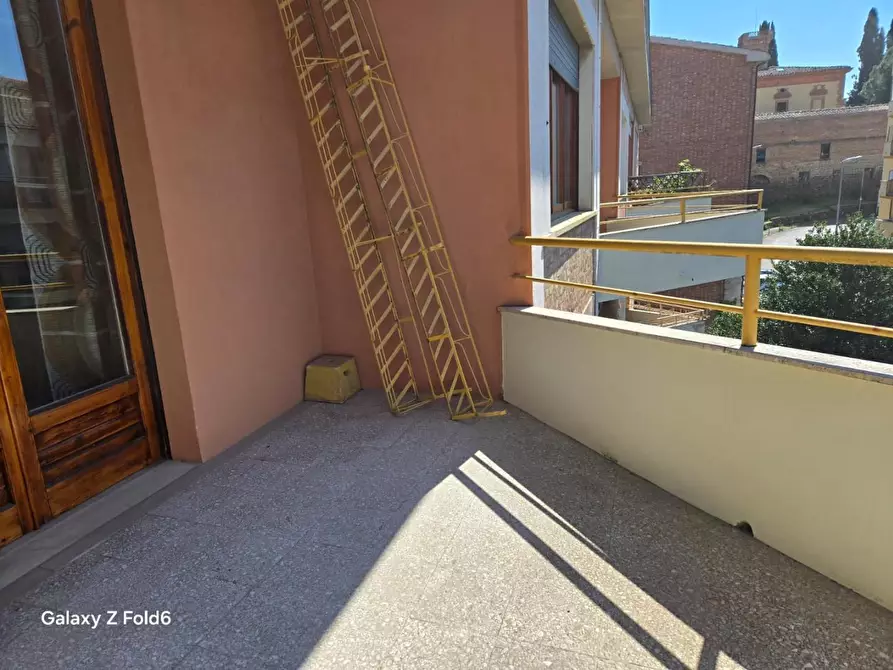 Immagine 8 di Appartamento in vendita  a Siena