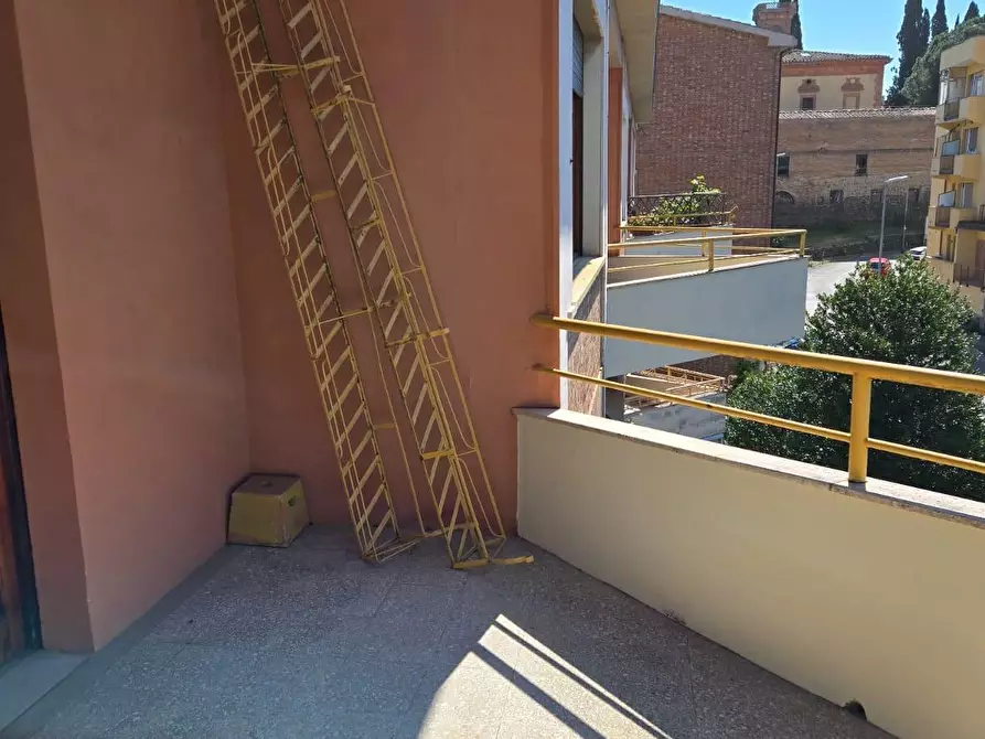 Immagine 19 di Appartamento in vendita  a Siena