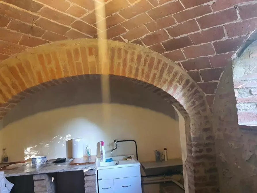 Immagine 12 di Appartamento in vendita  a Siena