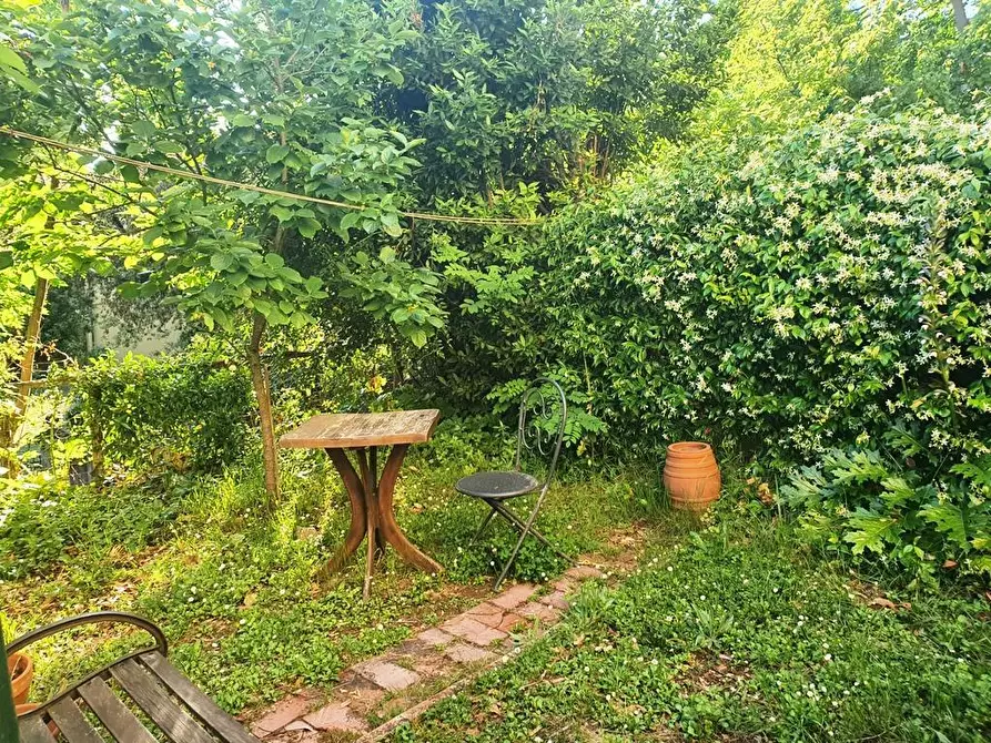 Immagine 13 di Appartamento in vendita  a Siena