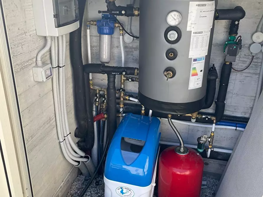 Immagine 24 di Villetta a schiera in vendita  a Vecchiano