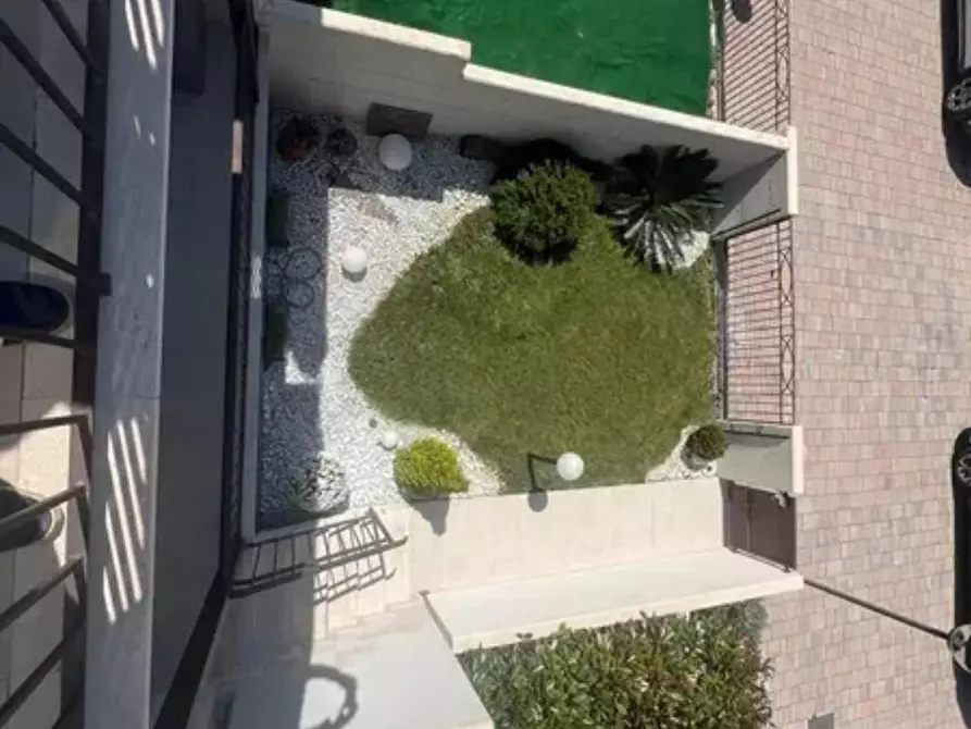 Immagine 22 di Villetta a schiera in vendita  a Vecchiano