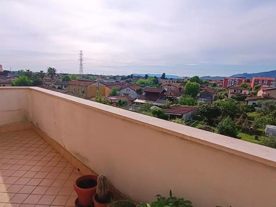 Immagine 9 di Casa bifamiliare in vendita  a Massa