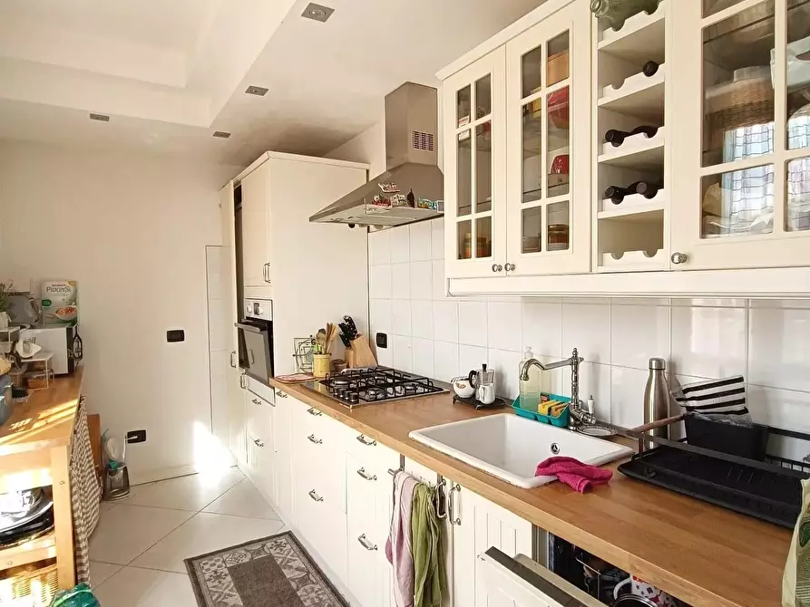 Immagine 1 di Casa bifamiliare in vendita  a Massa