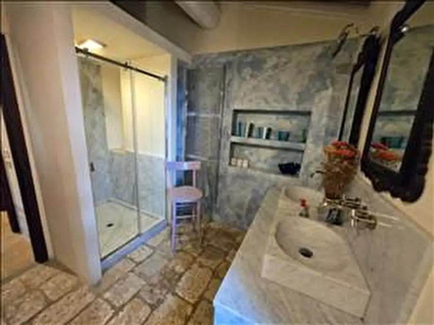 Immagine 21 di Appartamento in vendita  a Castelnuovo Berardenga