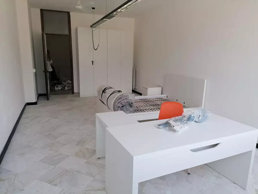 Immagine 4 di Appartamento in affitto  a Carrara