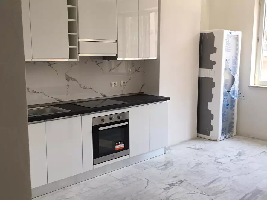 Immagine 2 di Appartamento in affitto  a Carrara