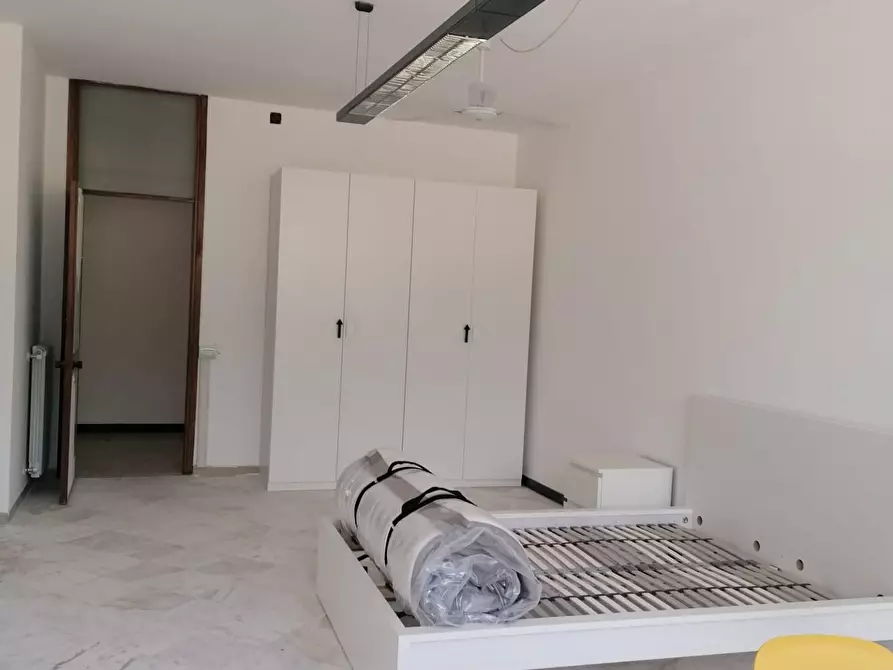 Immagine 5 di Appartamento in affitto  a Carrara