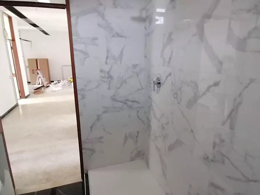 Immagine 8 di Appartamento in affitto  a Carrara