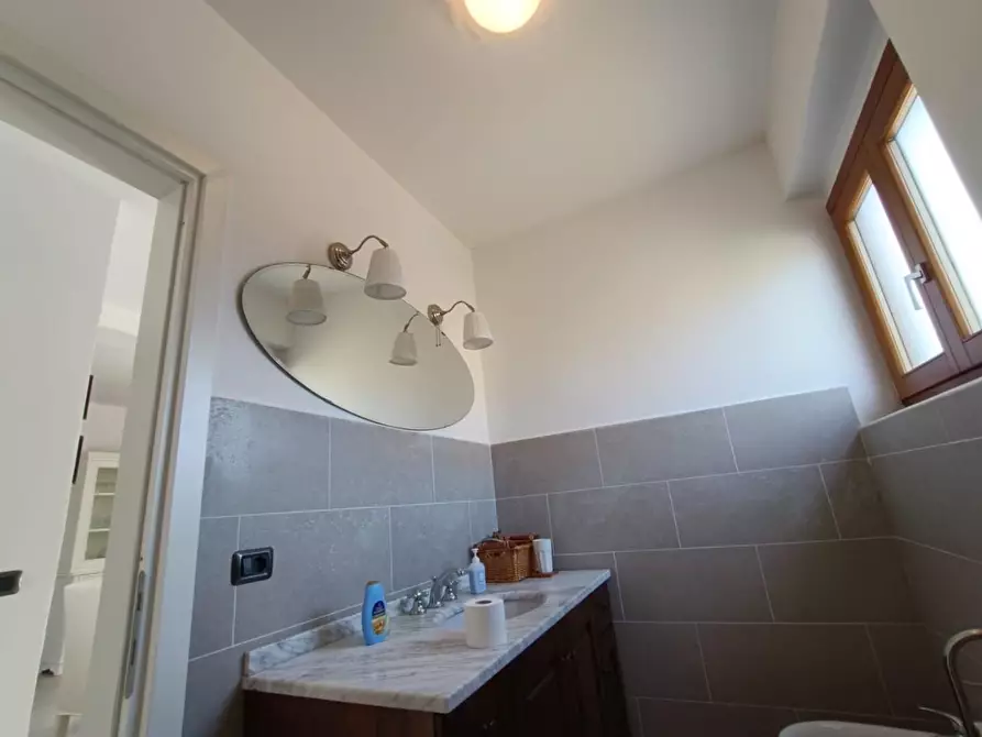 Immagine 52 di Villa in vendita  a Montignoso