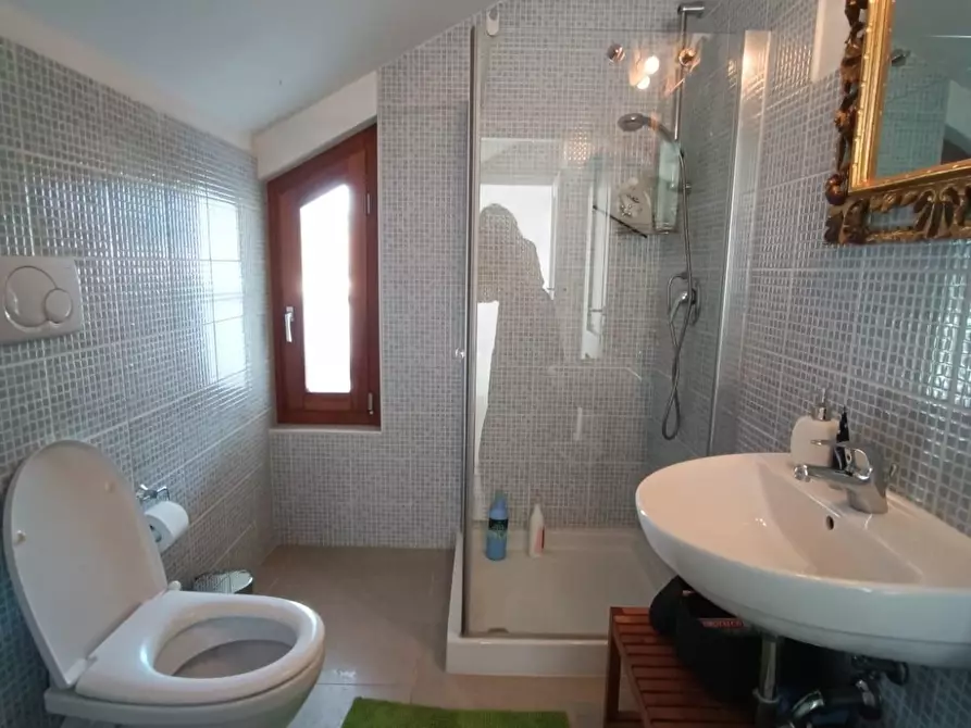 Immagine 48 di Villa in vendita  a Montignoso